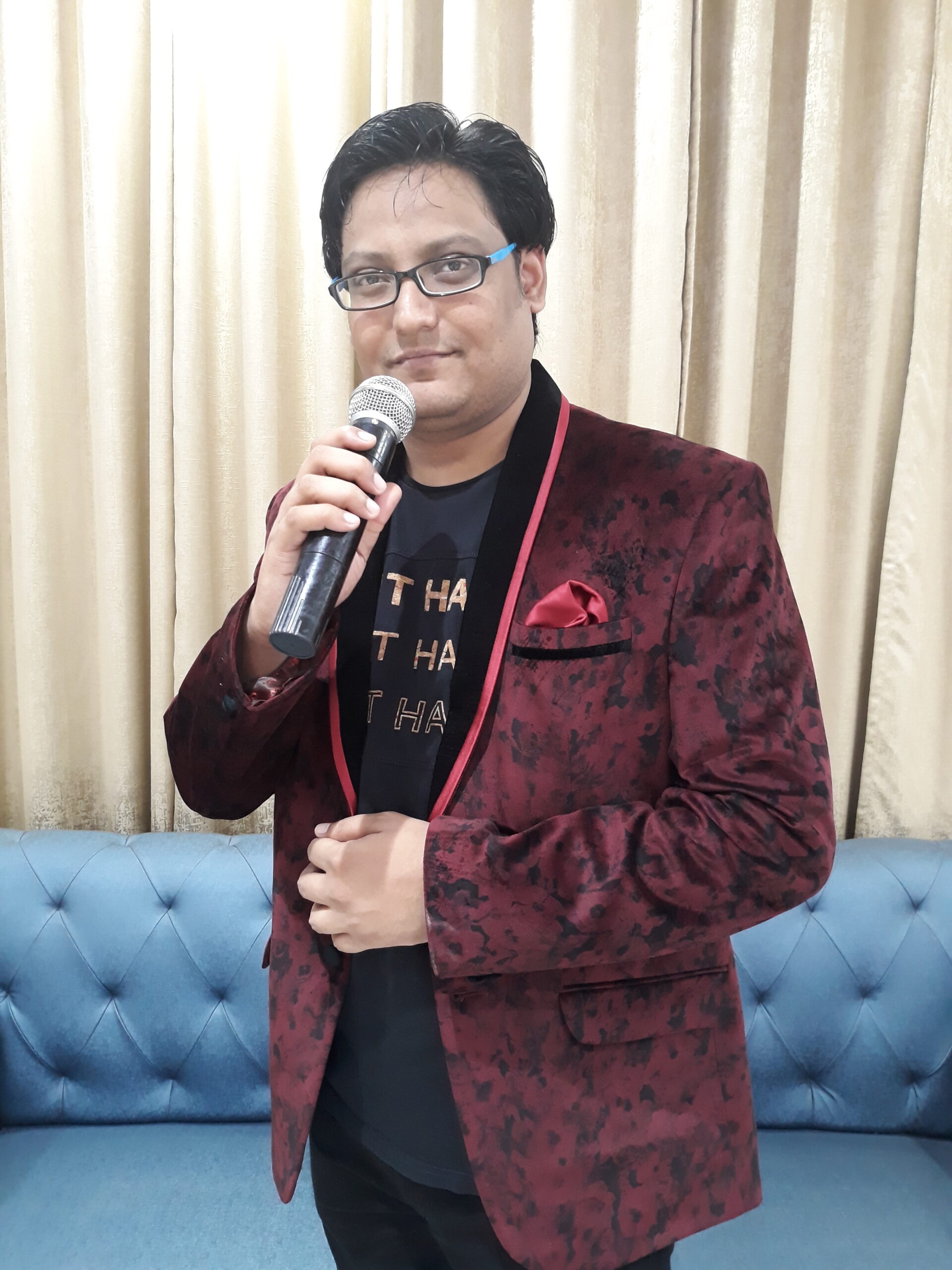 Minus One Track Singer in Delhi NCR Gurgaon Noida India