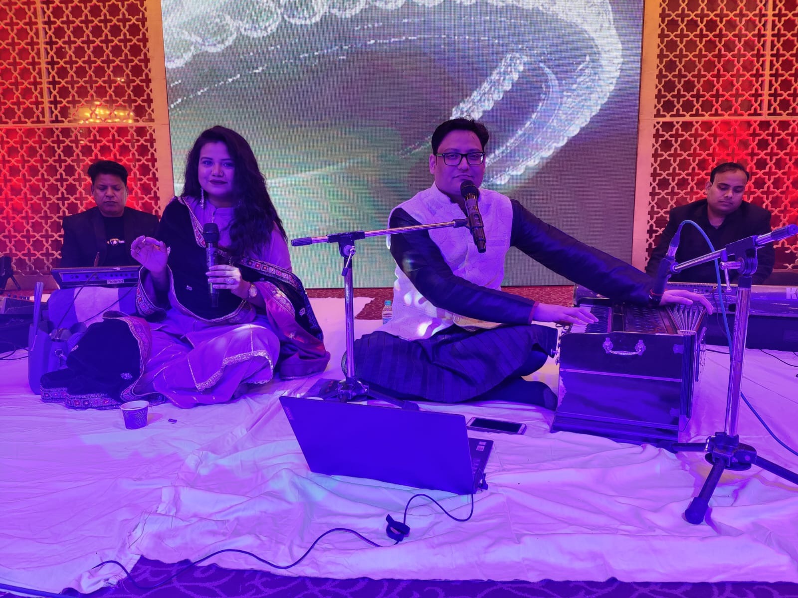 Live Singer for Private House Party in Delhi NCR Gurgaon Noida India