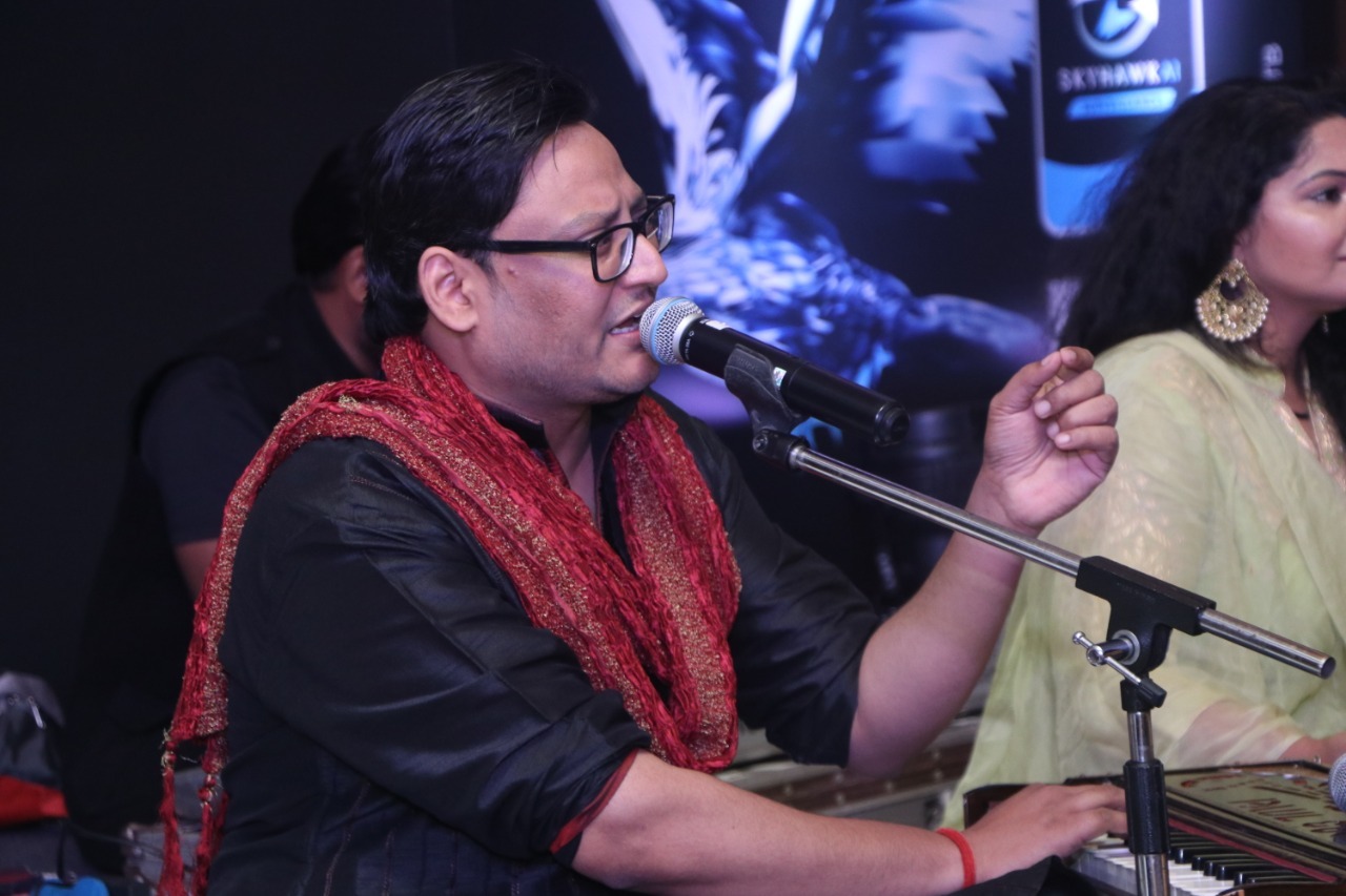 Singer for Old Bollywood Songs in Delhi NCR Gurgaon Noida India